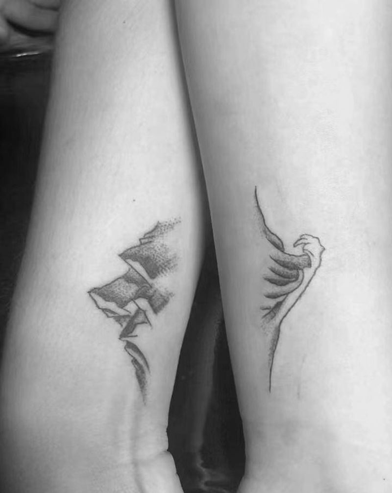 山海纹身图片_手臂点刺山海纹身图案