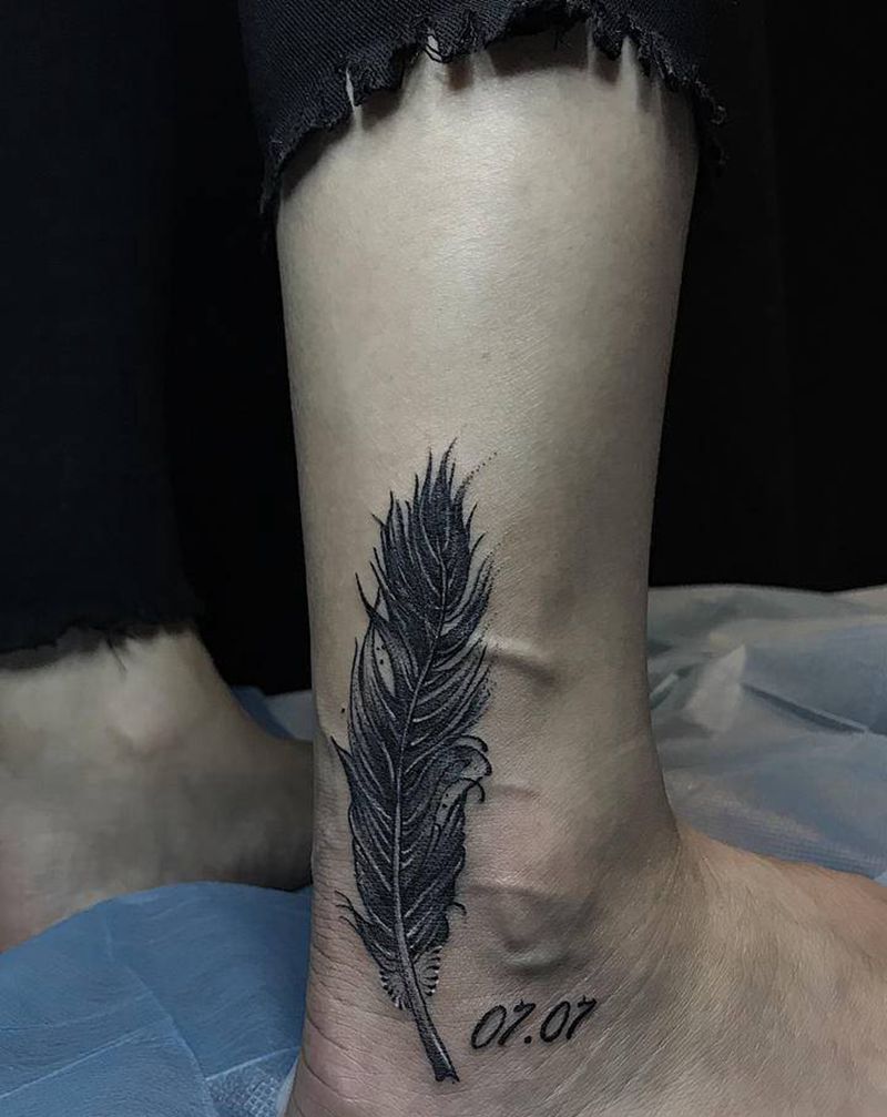 羽毛遮盖设计纹身图片_脚部小清新纹身图案