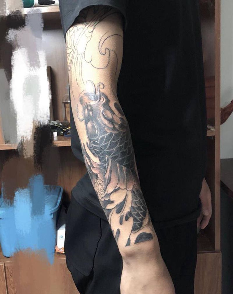 花臂进度纹身图片_手臂腿部新传统老传统鱼纹身图案
