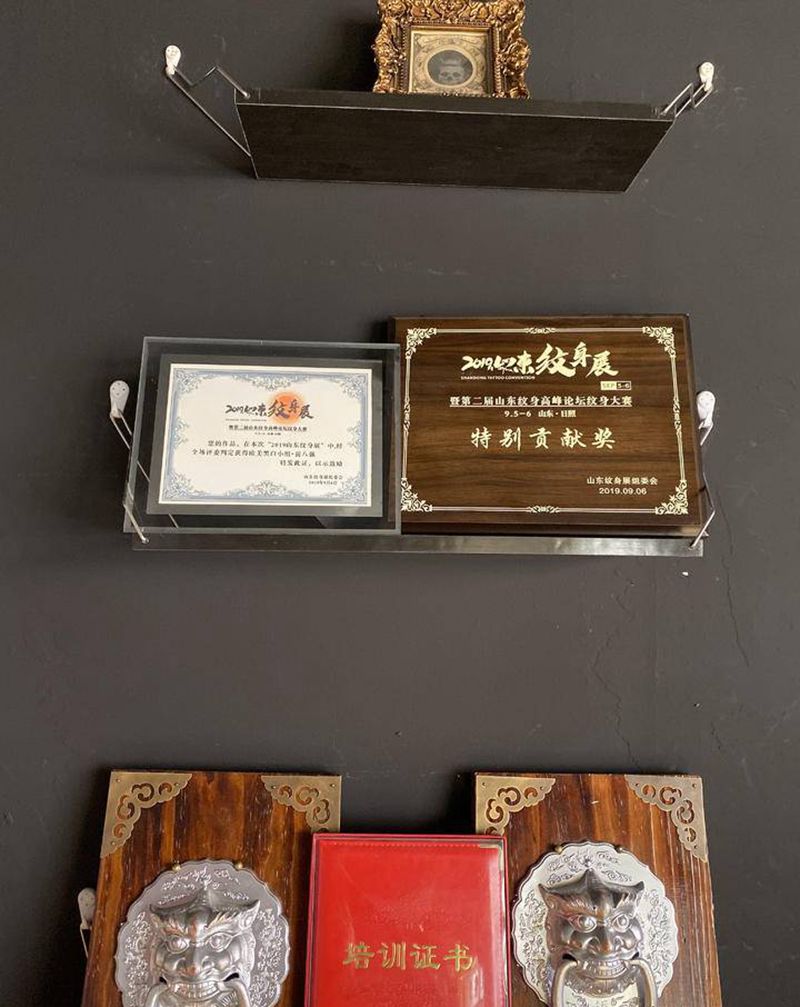 2018-2019纹身图片_背部欧美写实纹身图案