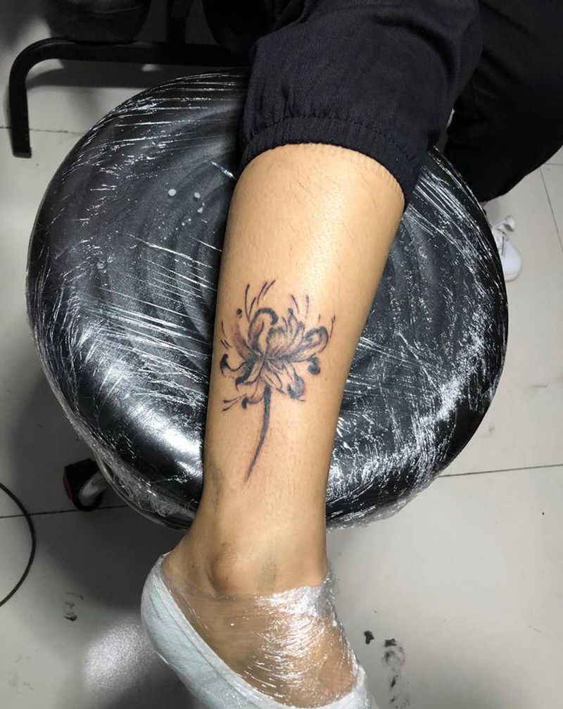 彼岸花纹身图片_胸部纹身图案