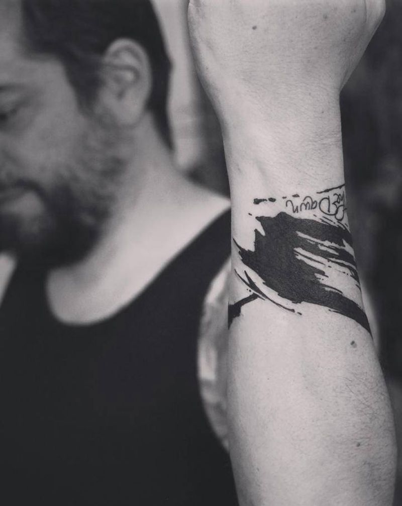 线纹身图片_手部手臂水墨水彩纹身图案