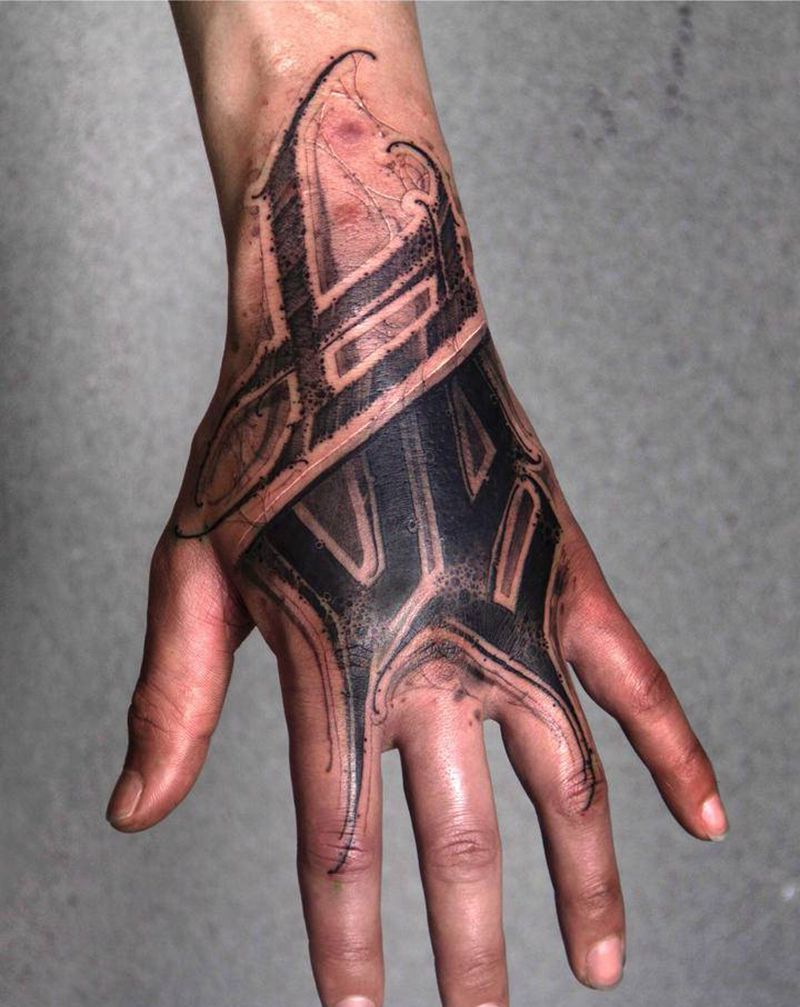 暗黑花体字纹身纹身图片_手部手臂花体字暗黑字体纹身图案