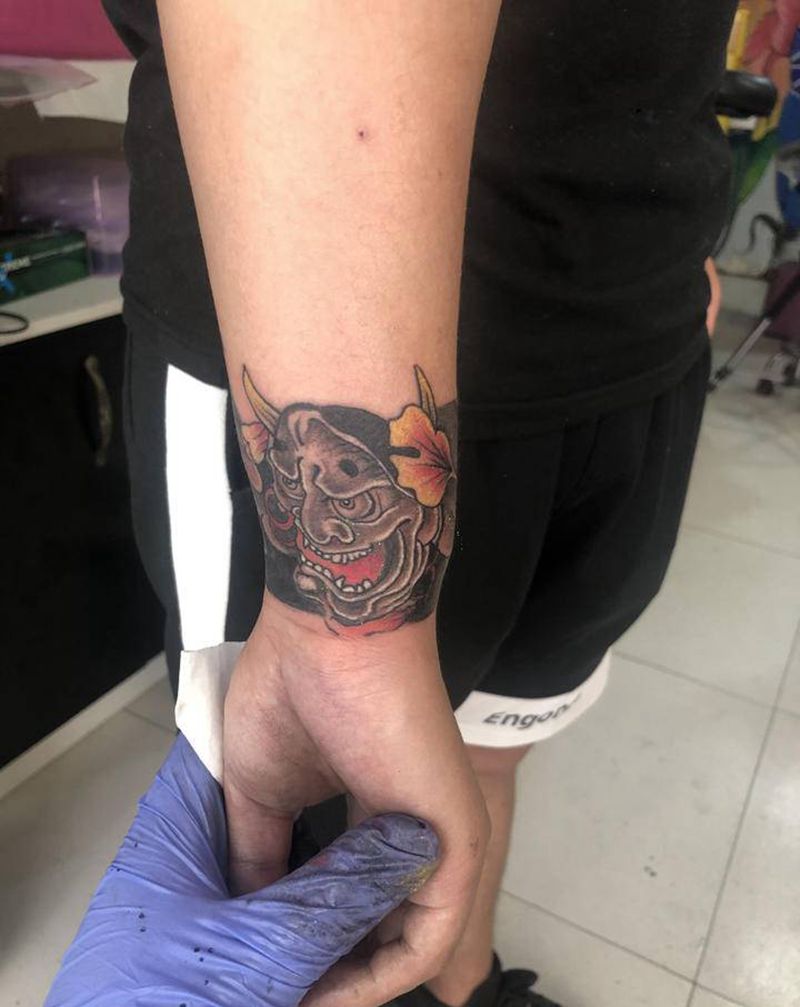 老传统臂环遮盖顾客老纹身纹身图片_手臂老传统纹身图案