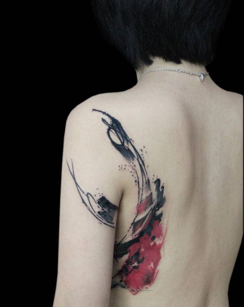 礼物纹身图片_腰部背部水墨水彩纹身图案