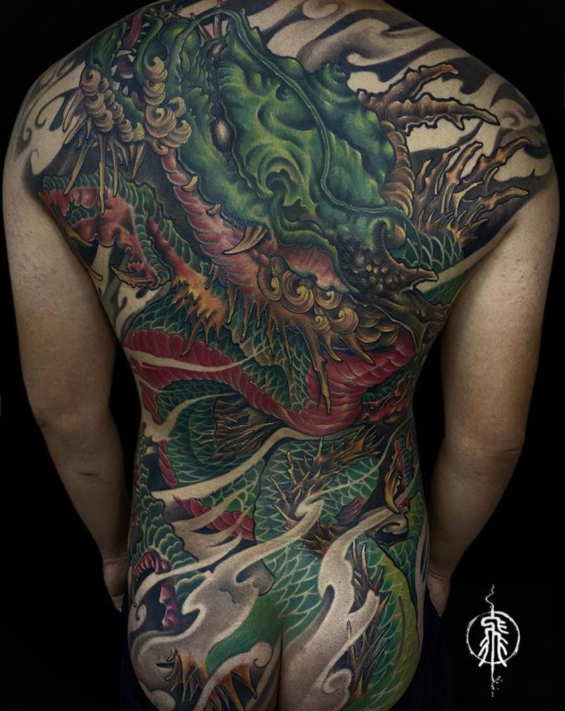 龙纹身图片_背部新传统纹身图案