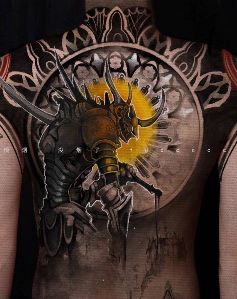 【长大】纹身图片_背部纹身图案