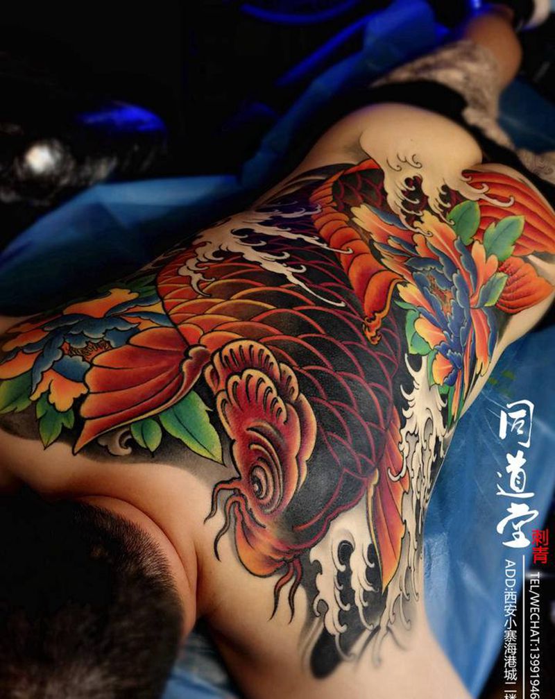 鲤鱼纹身纹身图片_背部纹身图案