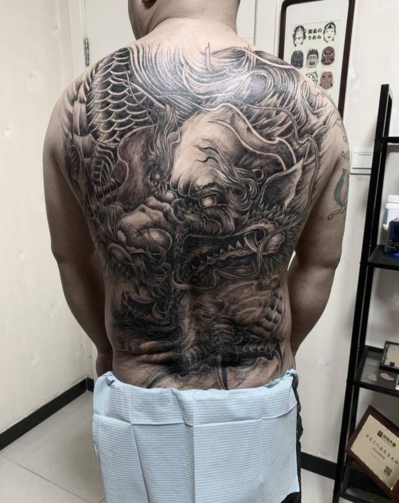 龙纹身图片_背部新传统老传统纹身图案