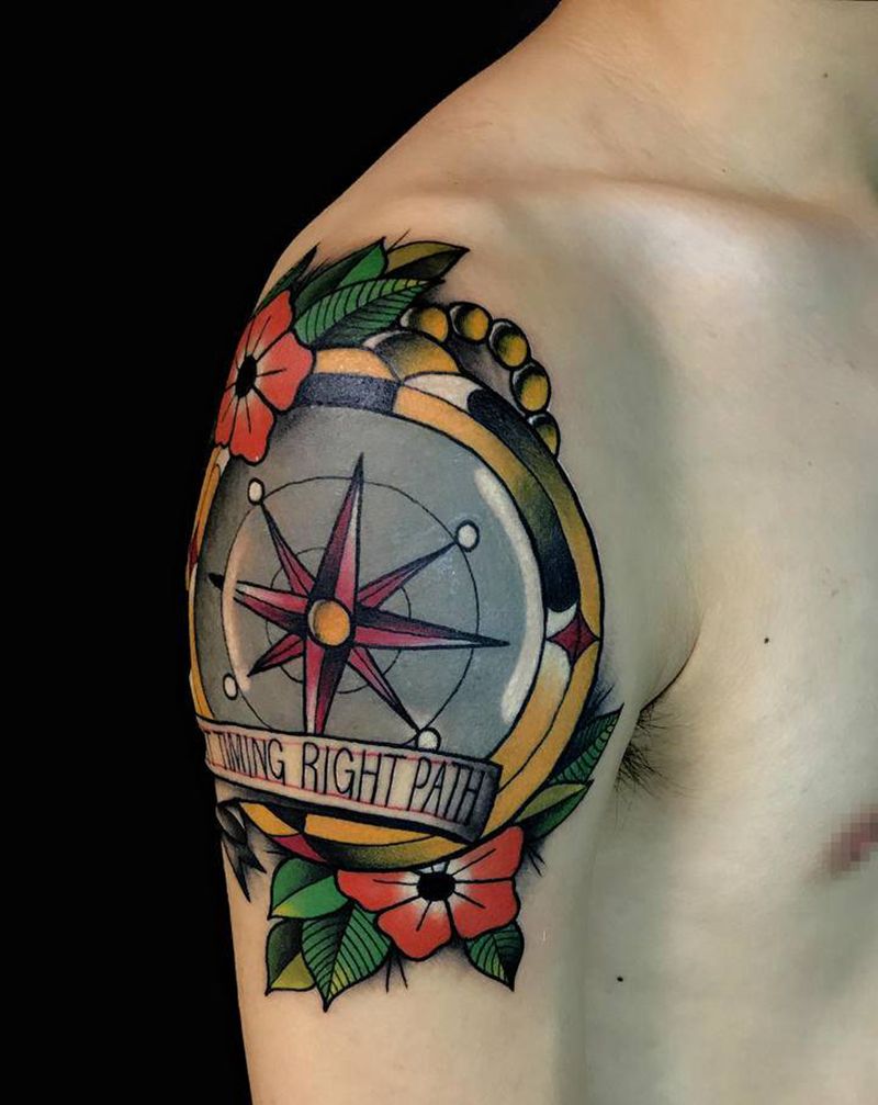 Old school纹身图片_手臂Old School指南针纹身图案