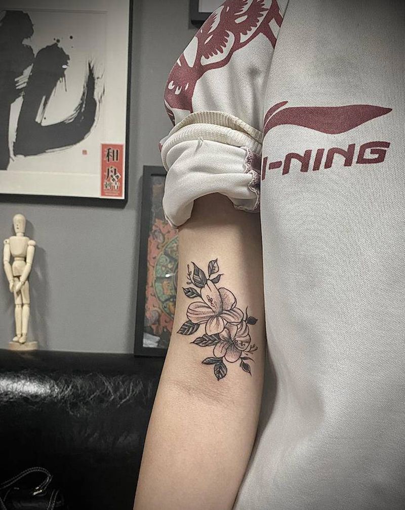 素花纹身图片_手臂纹身图案