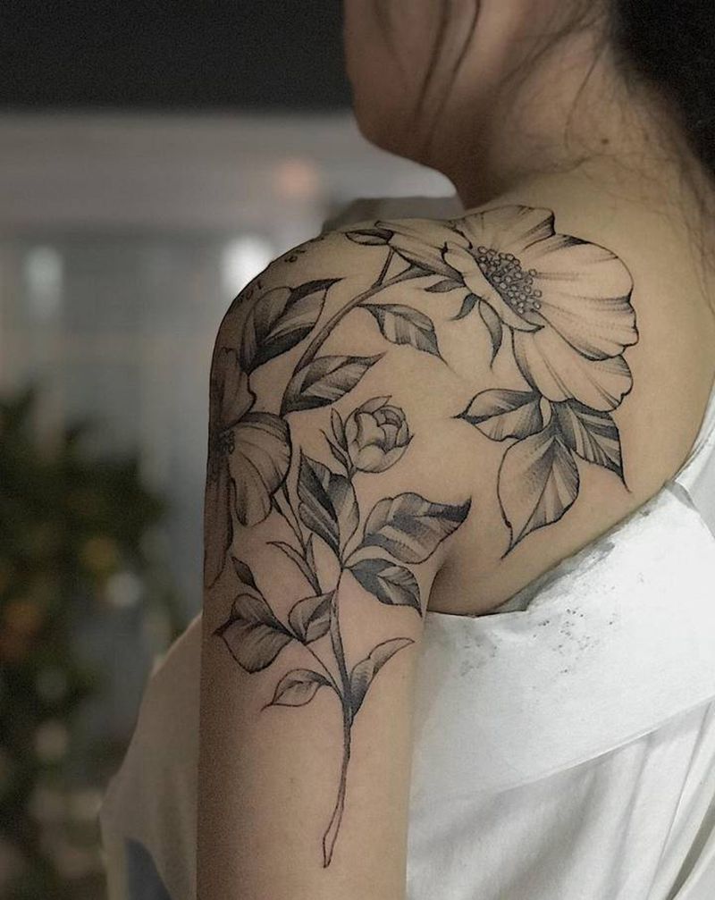 素花纹身图片_手臂点刺素花纹身图案