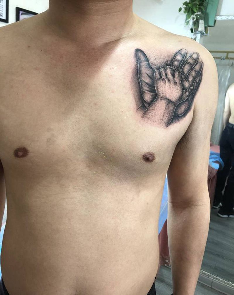 父爱纹身图片_胸部纹身图案