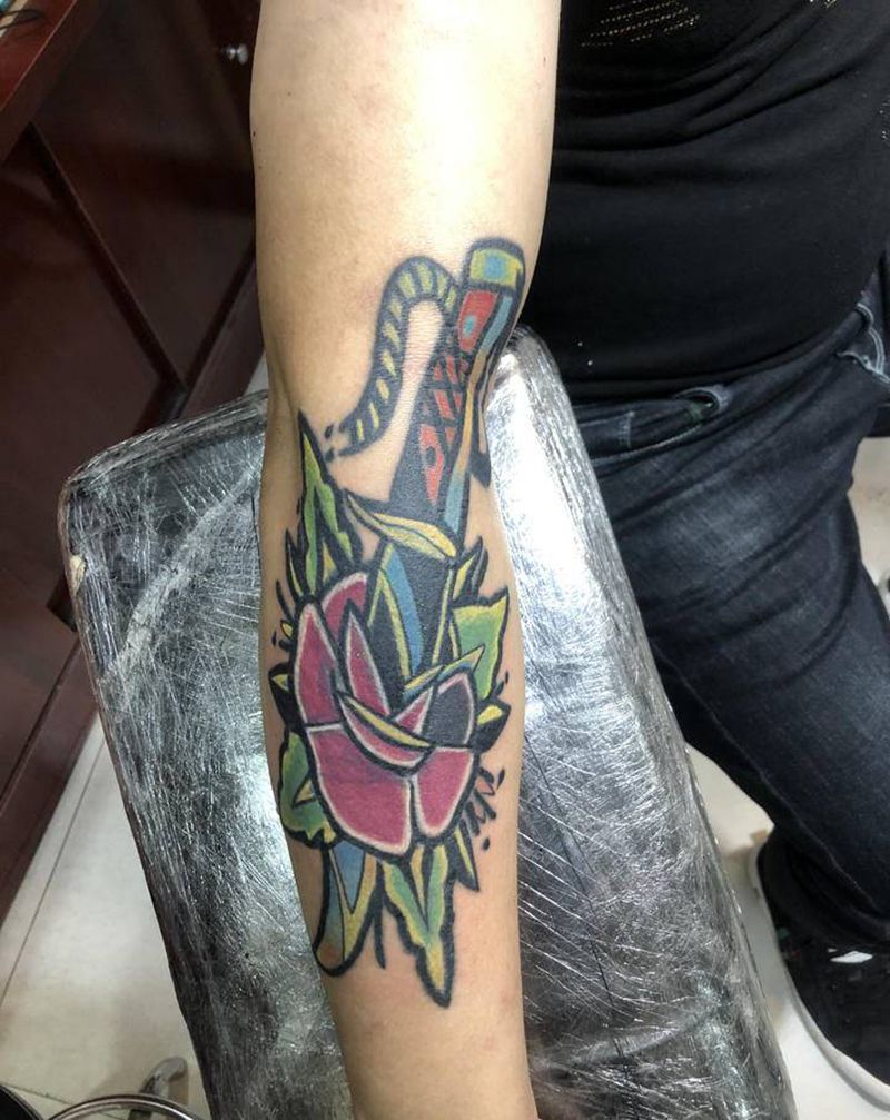 遮盖纹身图片_手臂Old School纹身图案