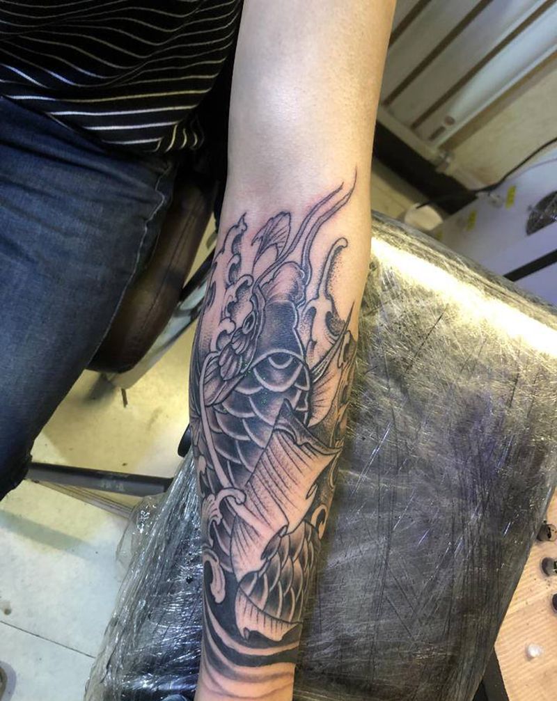 遮盖英文字母纹身图片_手臂新传统纹身图案