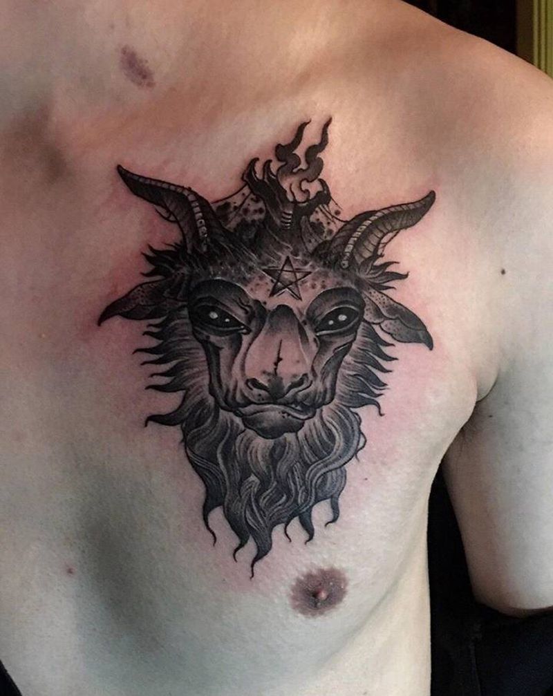 遮盖旧图肖像，靳凯作品纹身图片_胸部欧美写实遮盖纹身图案