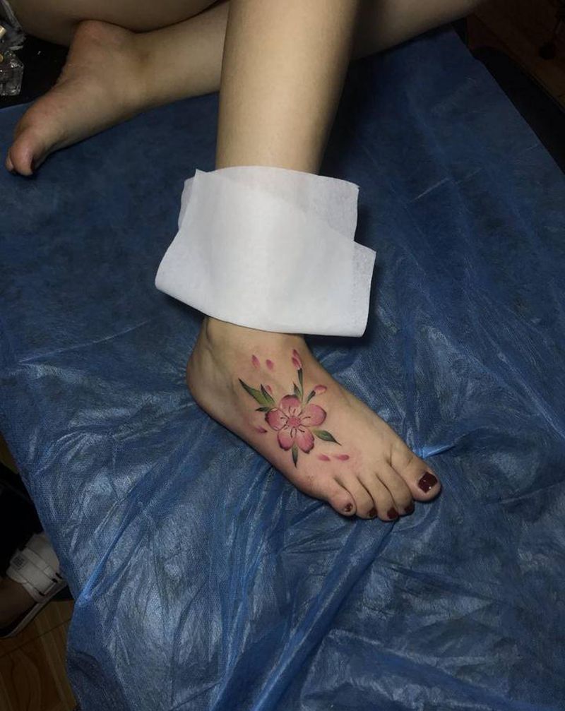 花纹身图片_脚部小清新纹身图案