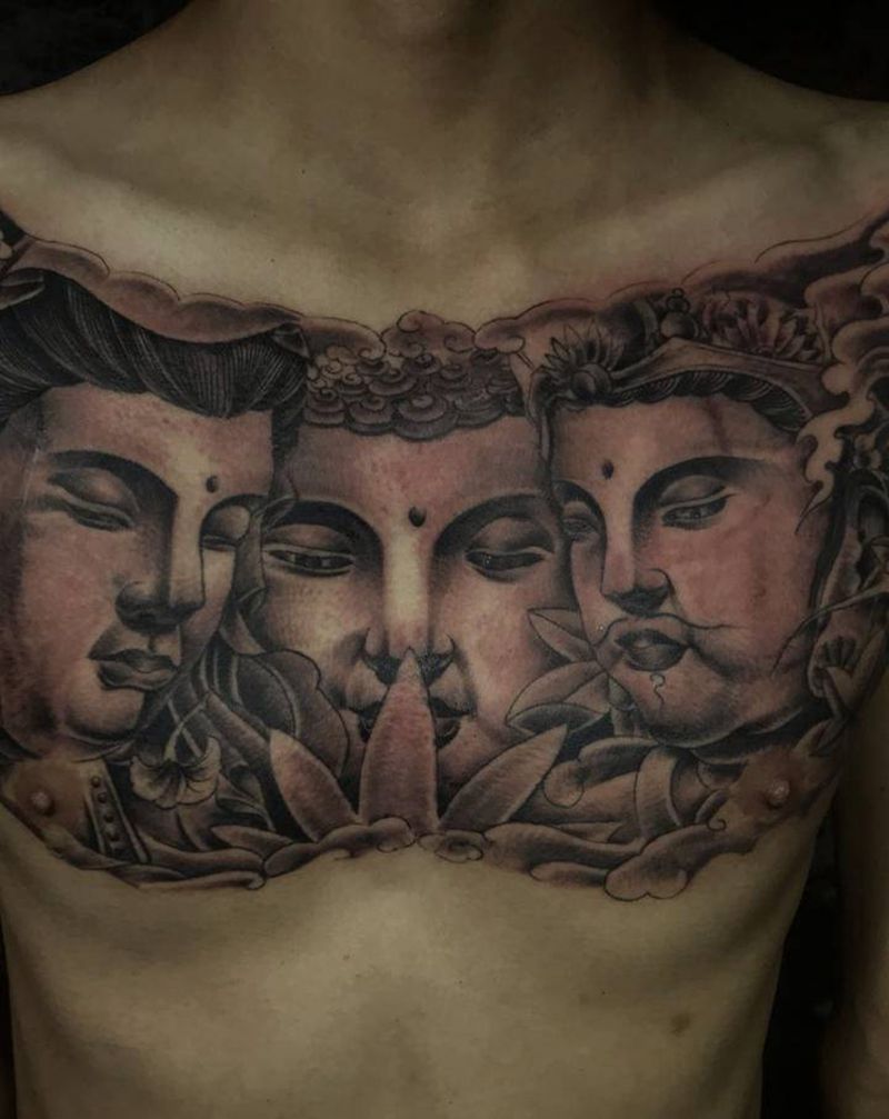 花胸纹身图片_胸部新传统纹身图案