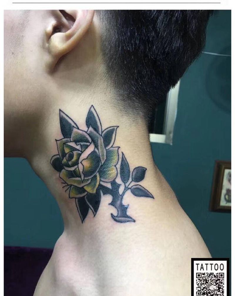 .纹身图片_颈部Old School纹身图案