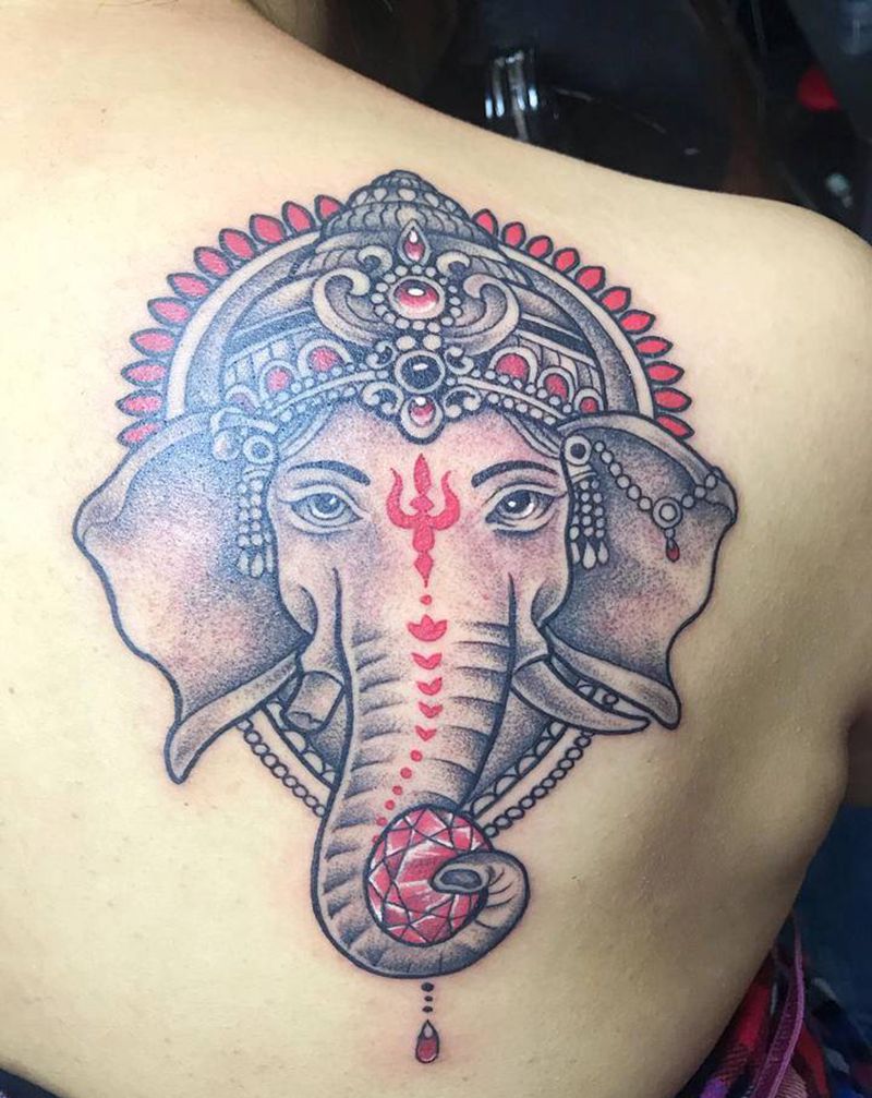 象神纹身图片_背部点刺纹身图案