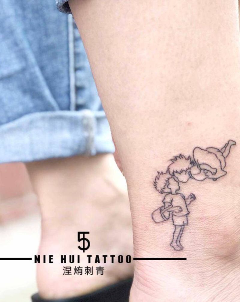 波妞•宗介纹身图片_腿部几何宫崎骏纹身图案