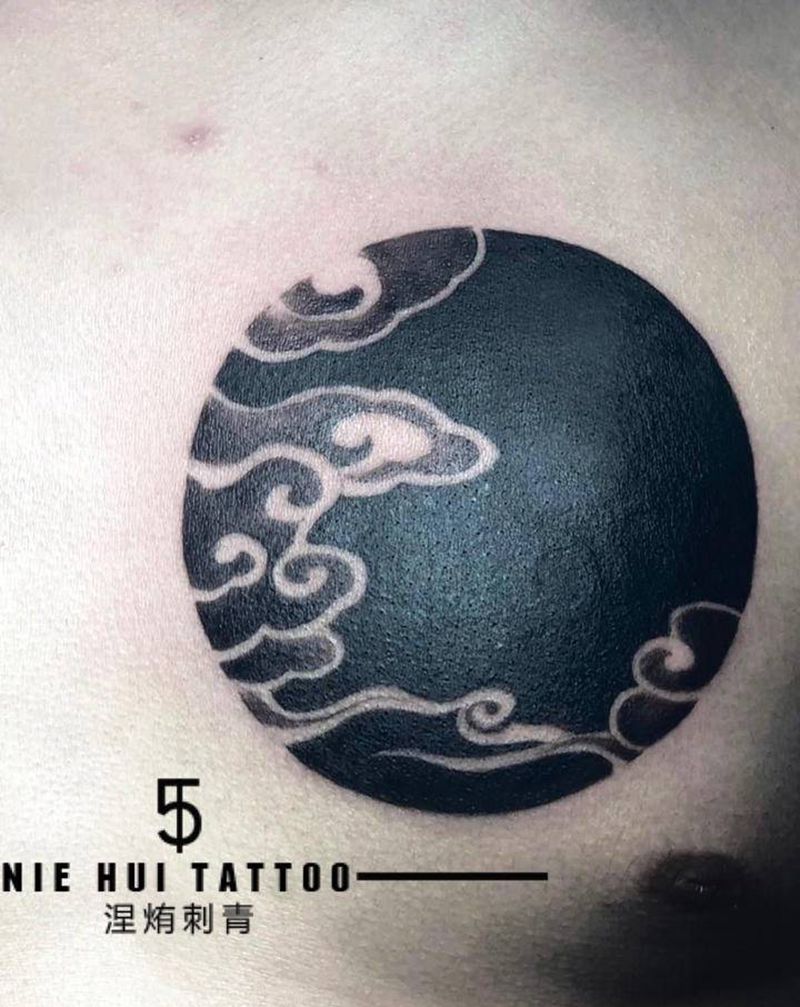 传统祥云遮盖纹身图片_胸部新传统遮盖纹身图案