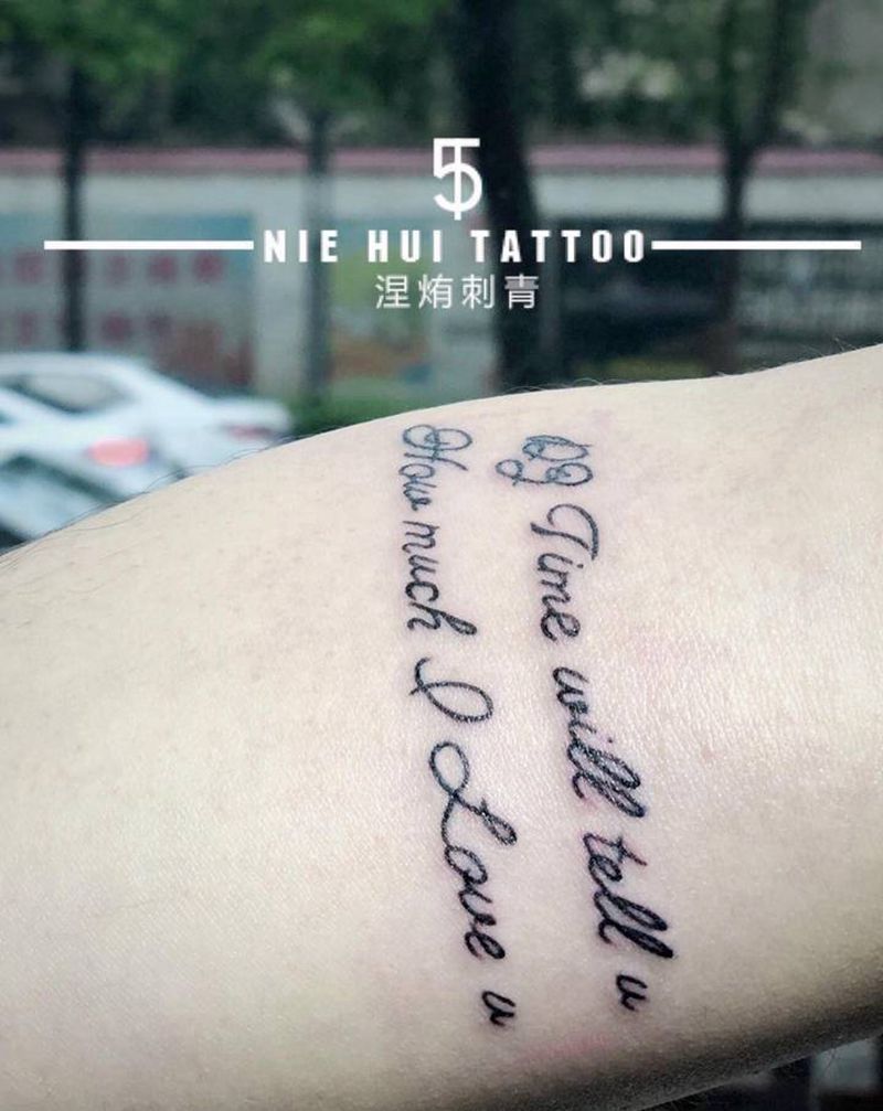 手臂小英文纹身图片_手臂几何纹身图案