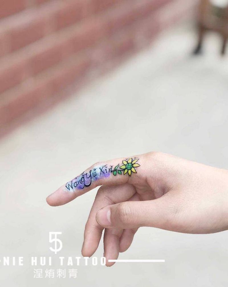 手指失败纹身修改纹身图片_手部水彩修改英文纹身图案