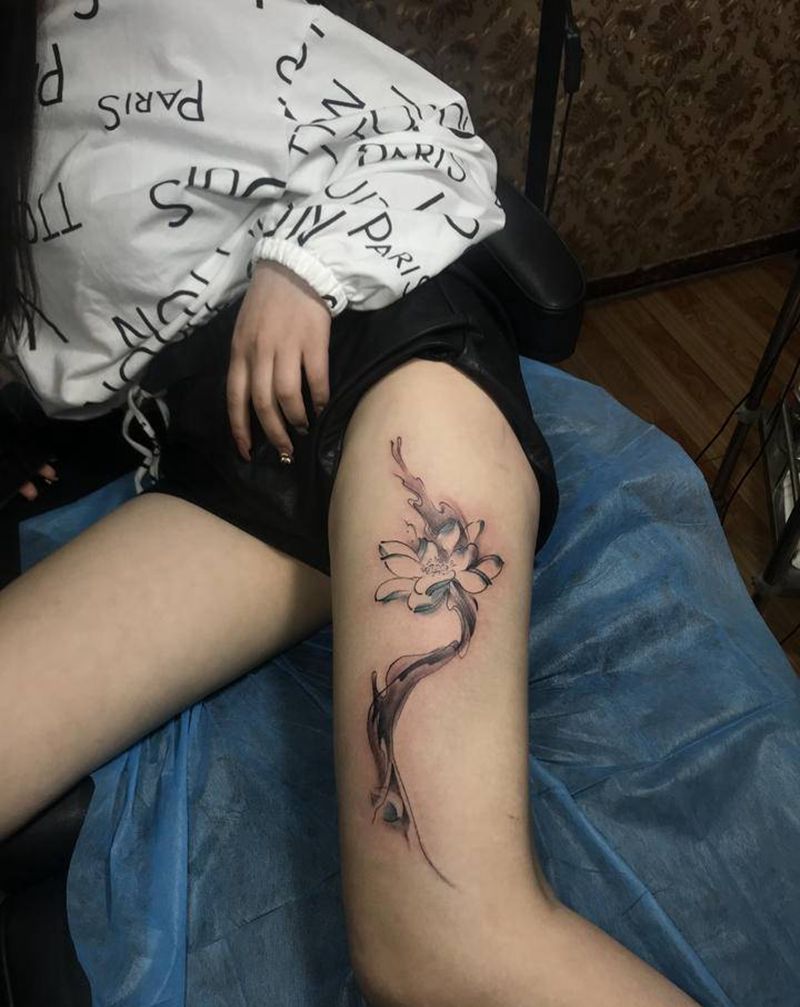 荷花纹身图片_腿部水墨水彩纹身图案
