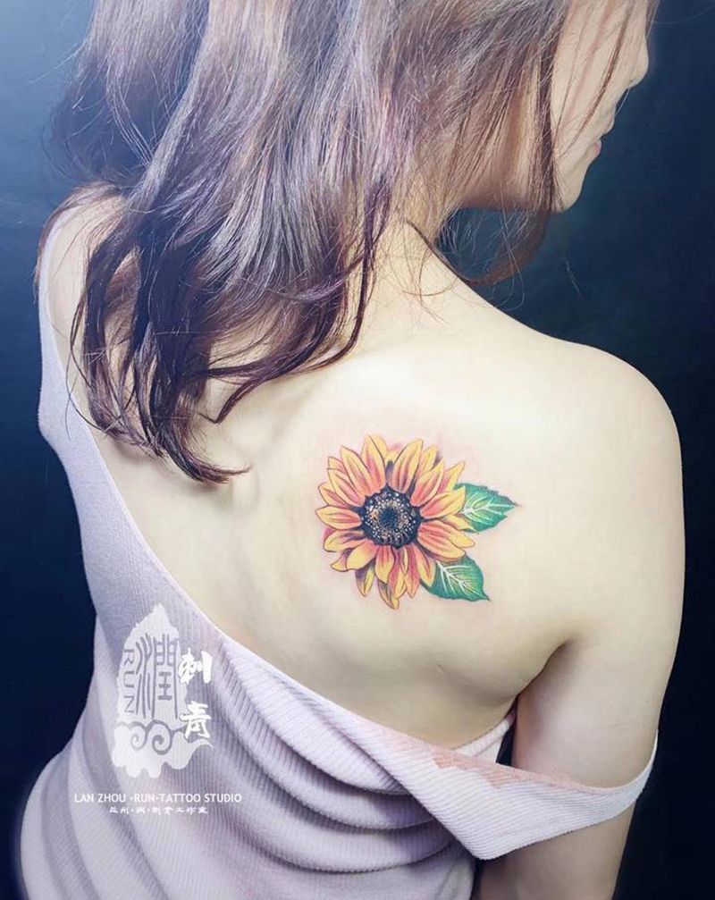 向日葵纹身图片_背部水彩向日葵清新纹身图案