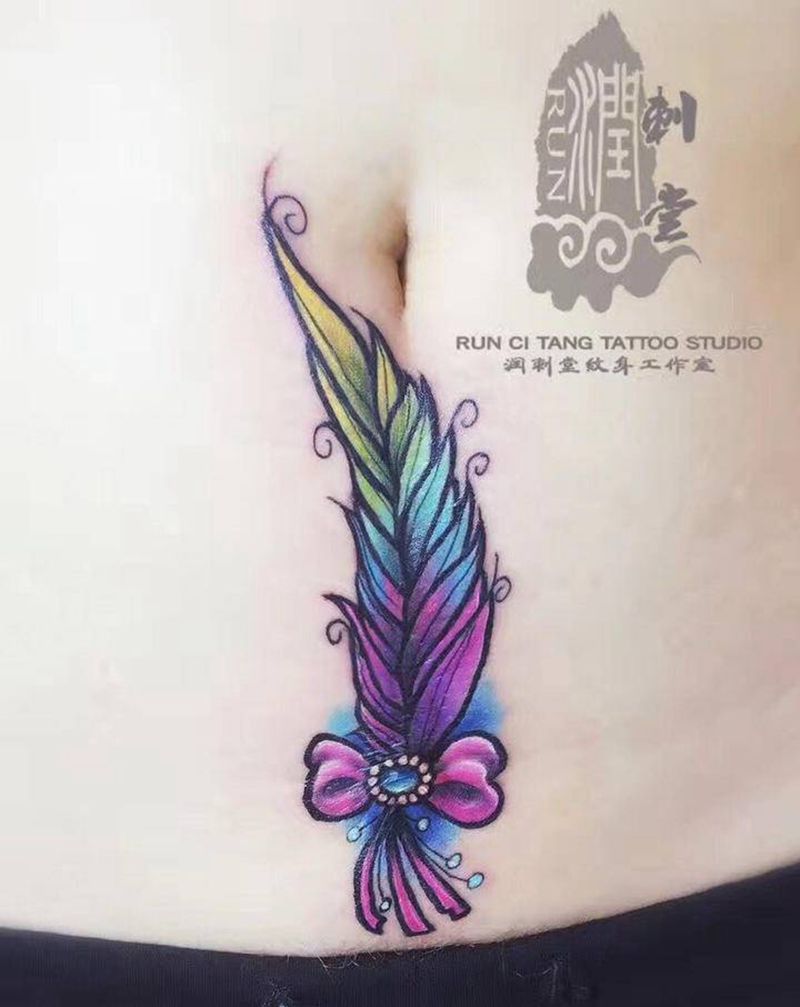 伤疤遮盖纹身图片_腹部水彩羽毛伤疤遮盖纹身图案