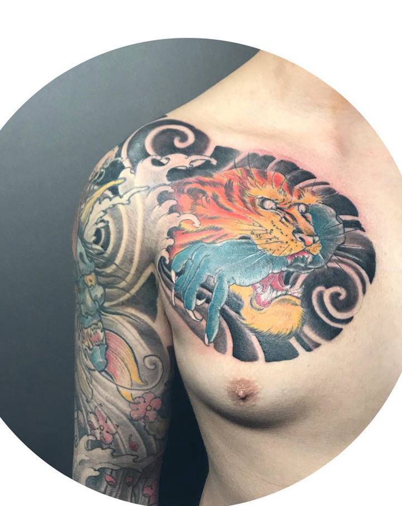 半甲纹身图片_胸部新传统纹身图案