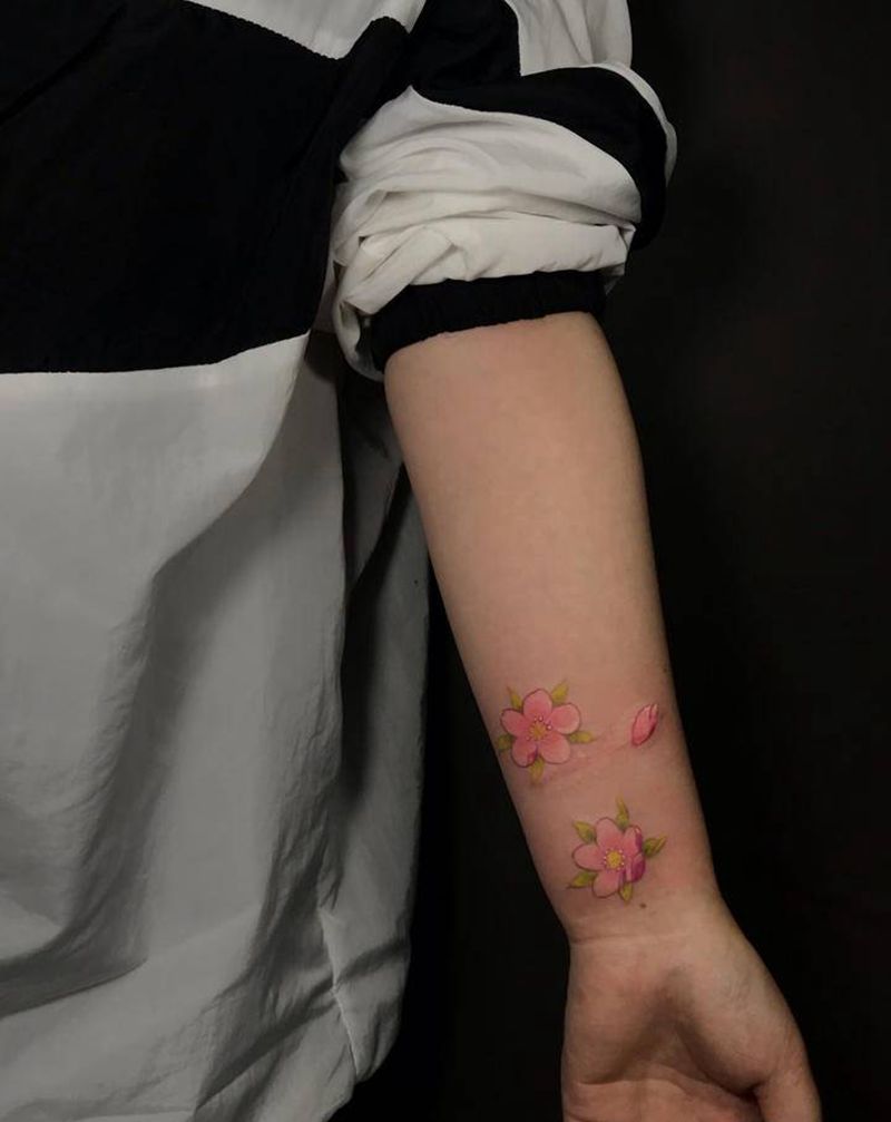 花落纹身图片_手臂小清新 花纹身图案