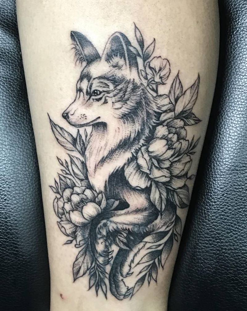 【狐】小腿遮盖纹身图片_腿部点刺纹身图案