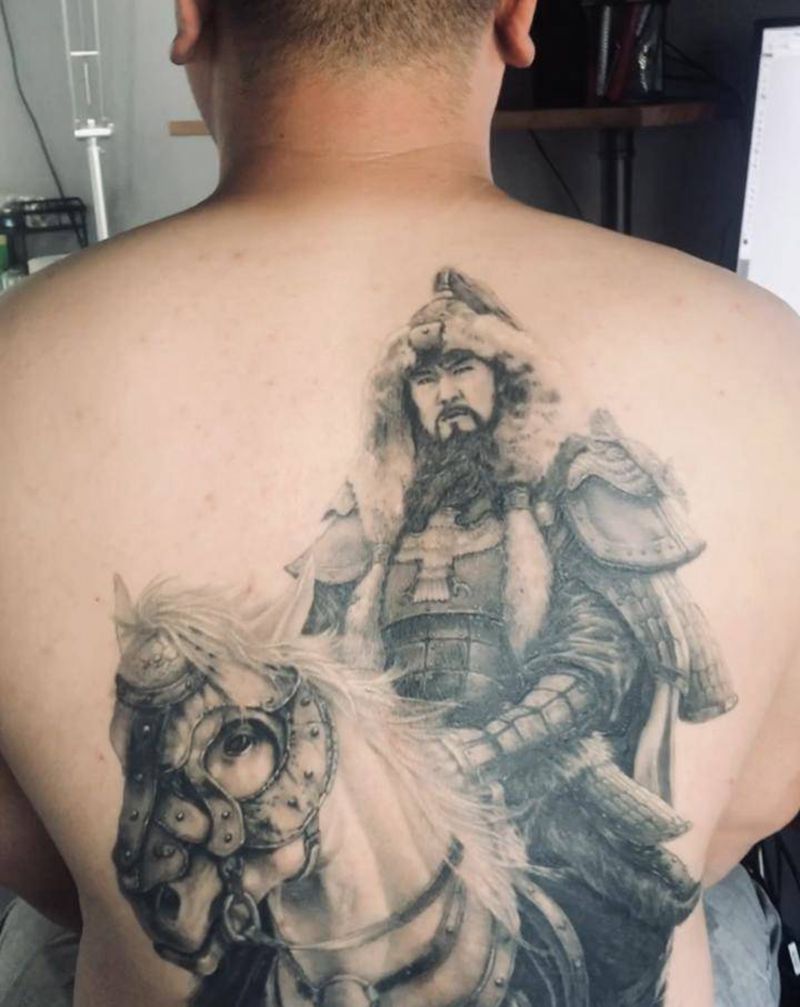 【成吉思汗】未完工纹身图片_背部欧美写实纹身图案