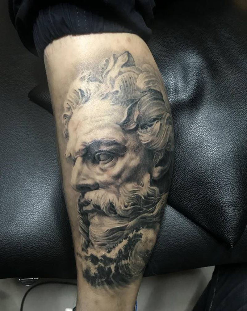 【海神波塞冬】用时8h。纹身图片_腿部欧美写实纹身图案