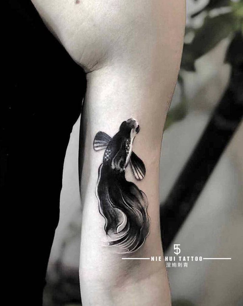 失败纹身遮盖纹身图片_手臂水墨鱼小清新遮盖纹身图案