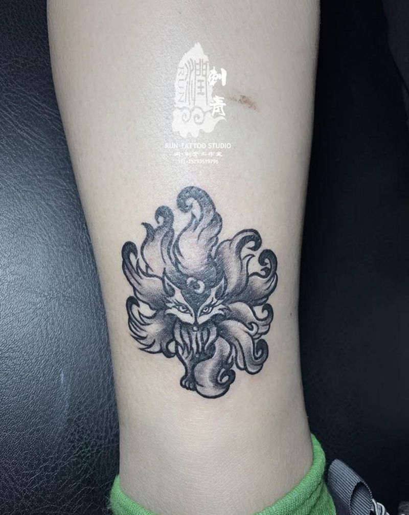 九尾狐纹身图片_手臂纹身图案