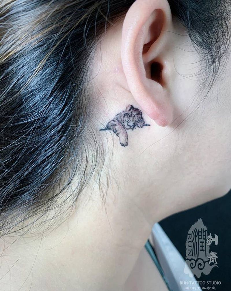 小脑斧^_^纹身图片_颈部纹身图案