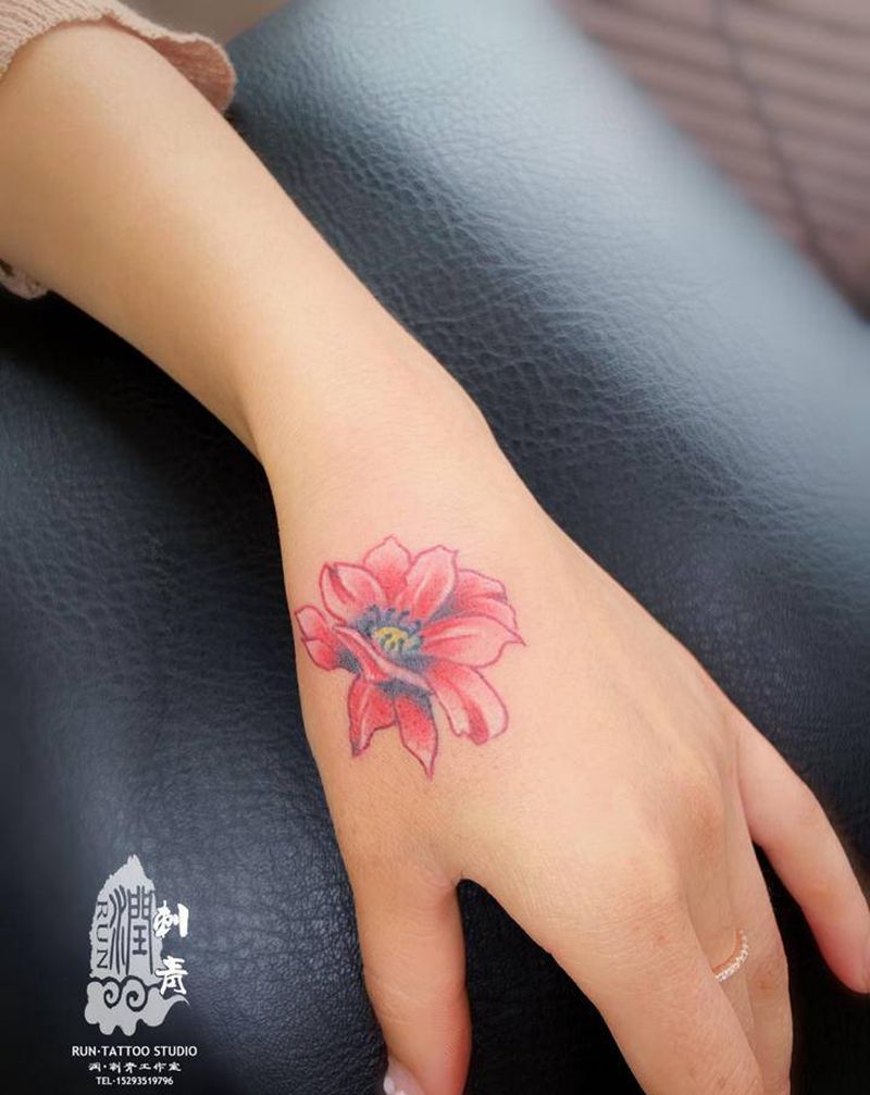 遮盖作品纹身图片_手部新传统纹身图案