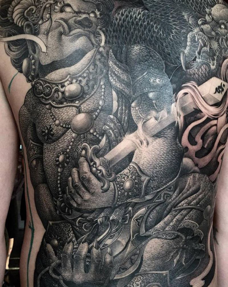 遮盖作品，大部分已恢复纹身图片_背部腰部老传统新传统遮盖护法原创纹身图案