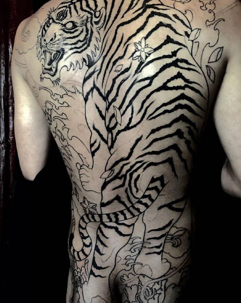 满背虎未完成，靳凯作品纹身图片_背部臀部老传统新传统原创老虎满背纹身图案