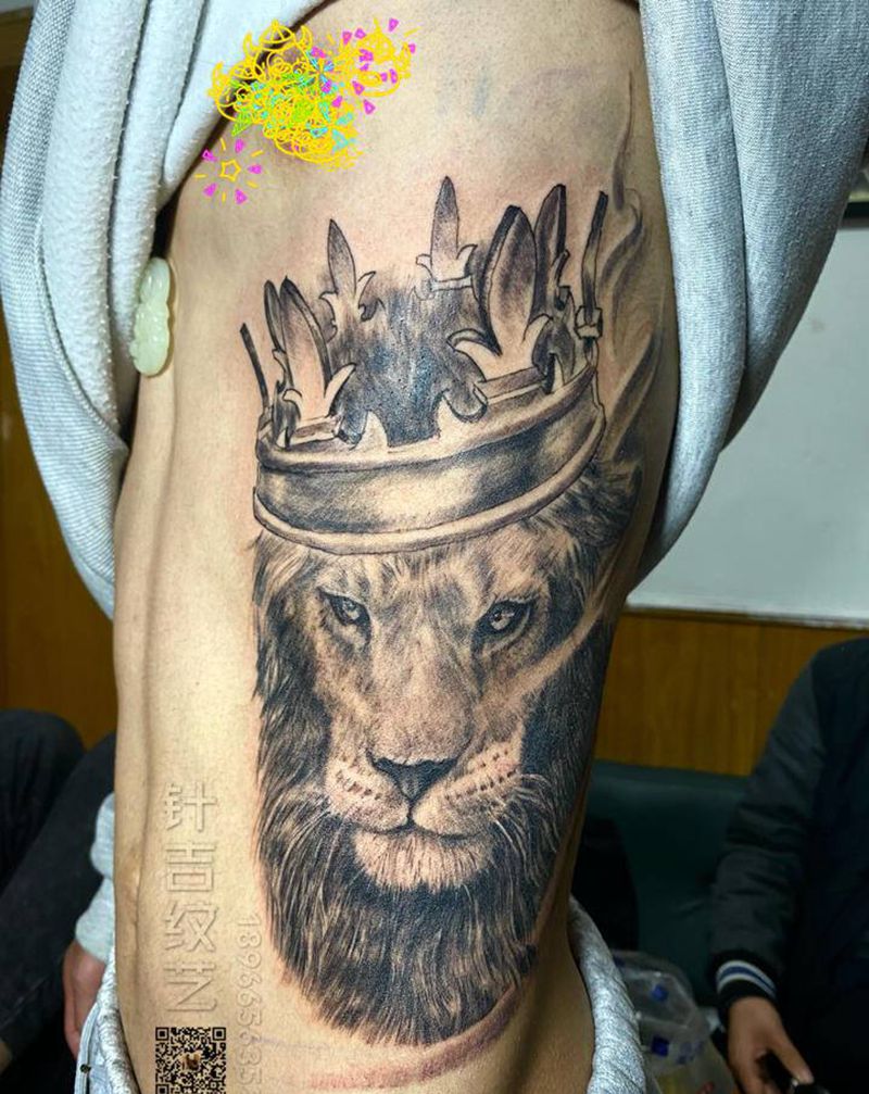 写实狮子纹身图片_腰部欧美写实纹身图案