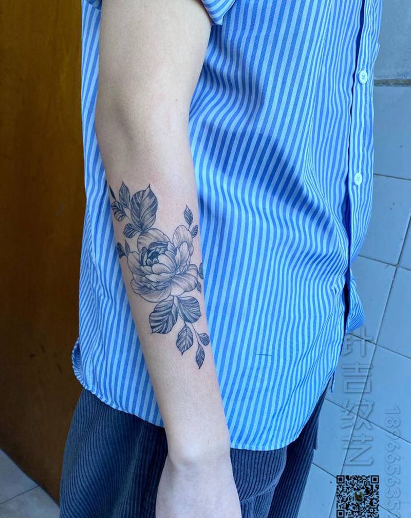 素花纹身图片_手臂点刺纹身图案