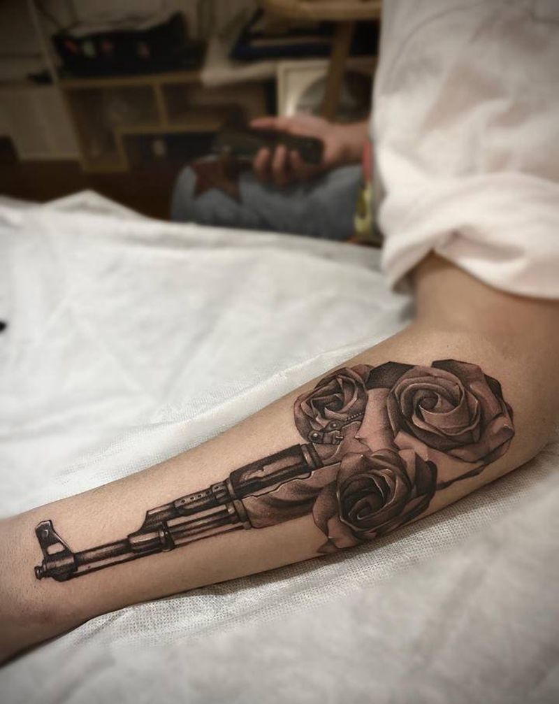 Guns N’Roses纹身图片_手臂欧美写实纹身图案