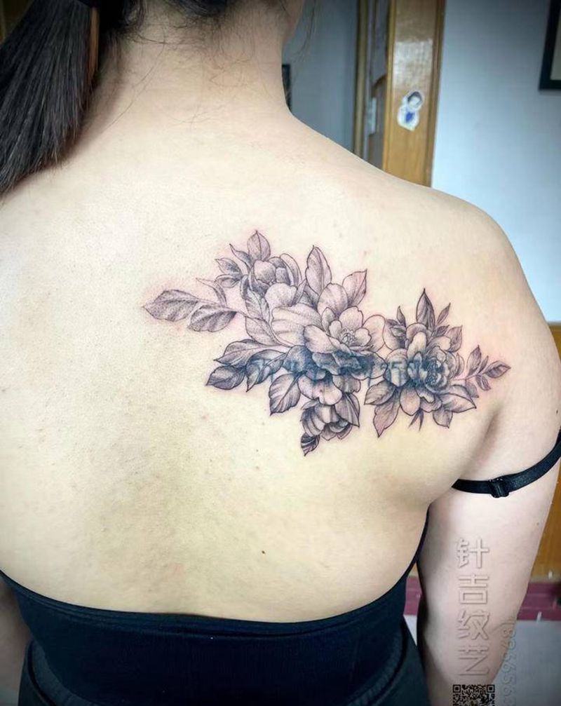 素花纹身图片_肩部纹身图案