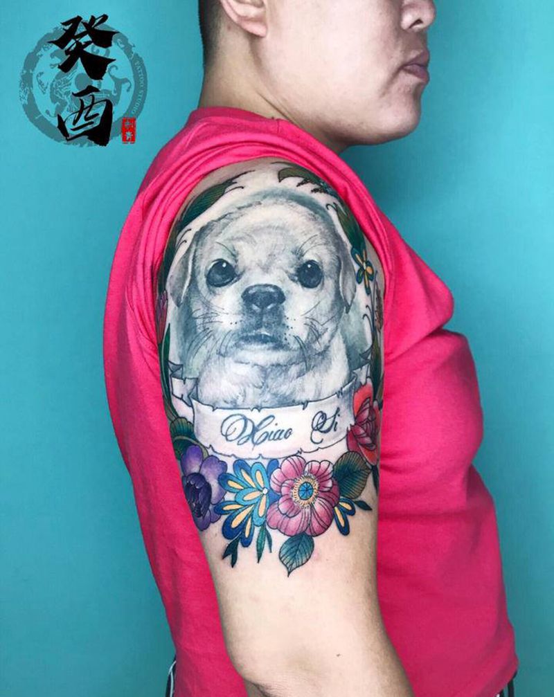 狗狗纹身图片_手臂欧美写实Old School纹身图案