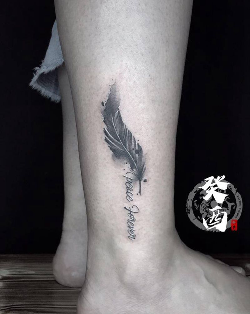 羽毛纹身图片_腿部水墨小清新纹身图案