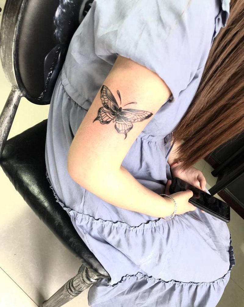 彩色发虎蝶下次彩色纹身图片_手部新传统纹身图案