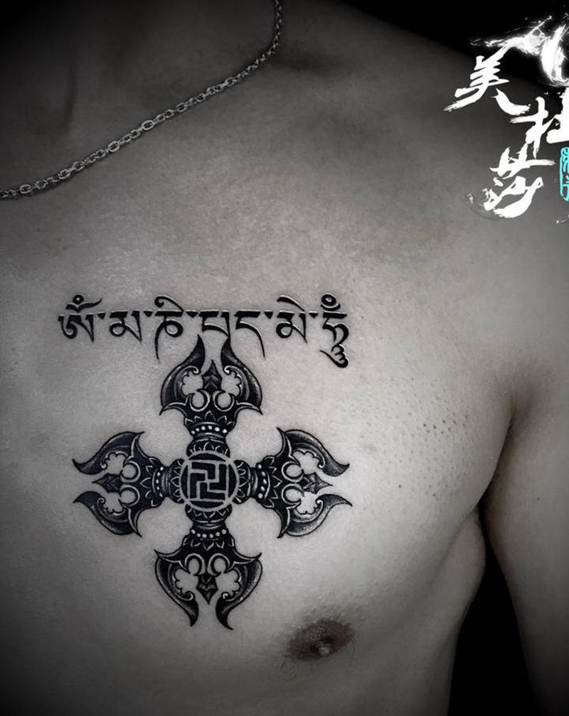 降魔杵纹身图片_胸部背部图腾纹身图案